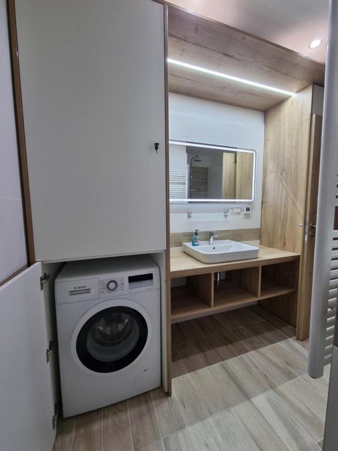 Apartman Nerudovka D 104, Finska Sauna, Garazove Stani Loucna pod Klinovcem Luaran gambar