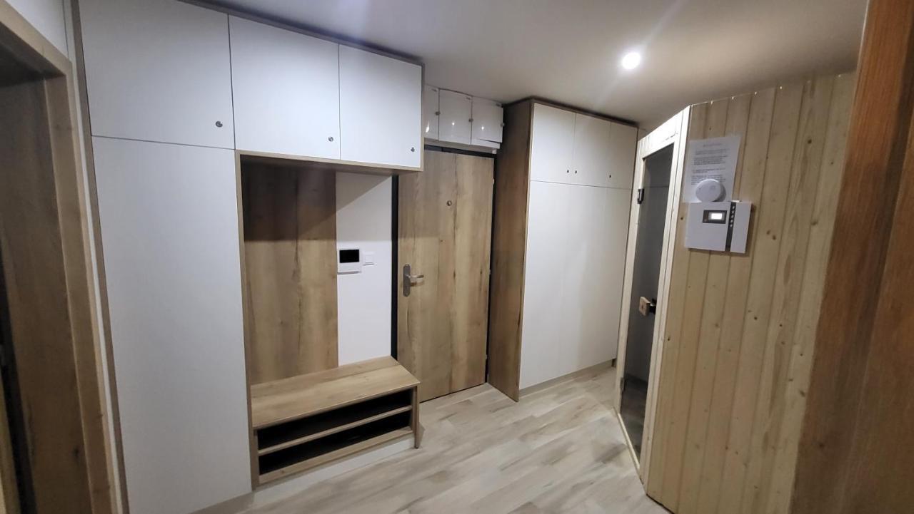 Apartman Nerudovka D 104, Finska Sauna, Garazove Stani Loucna pod Klinovcem Luaran gambar