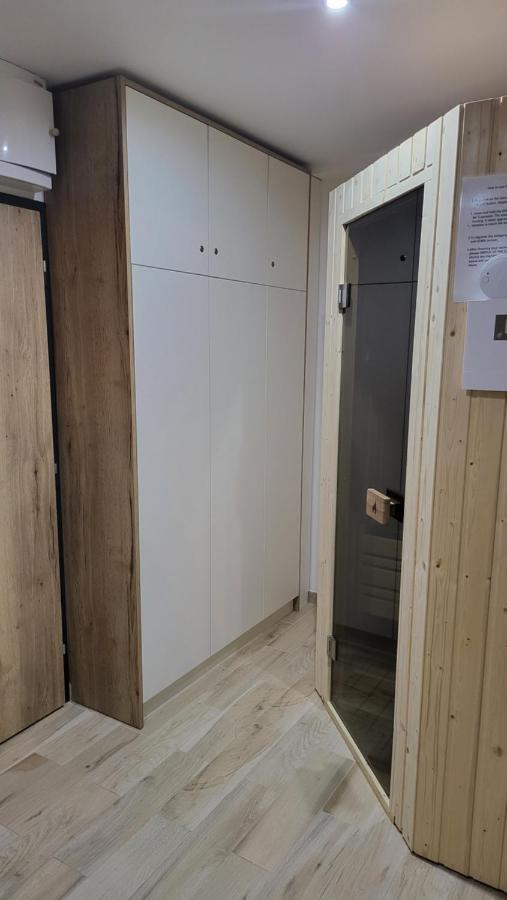 Apartman Nerudovka D 104, Finska Sauna, Garazove Stani Loucna pod Klinovcem Luaran gambar